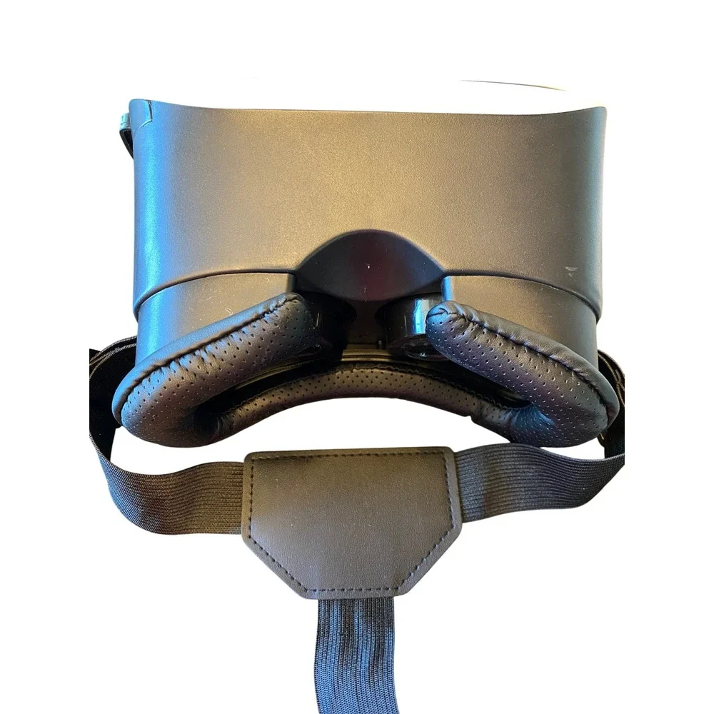 Aeroski Power Pro VR Headset Goggles White Black Virtual Reality Never Used‎